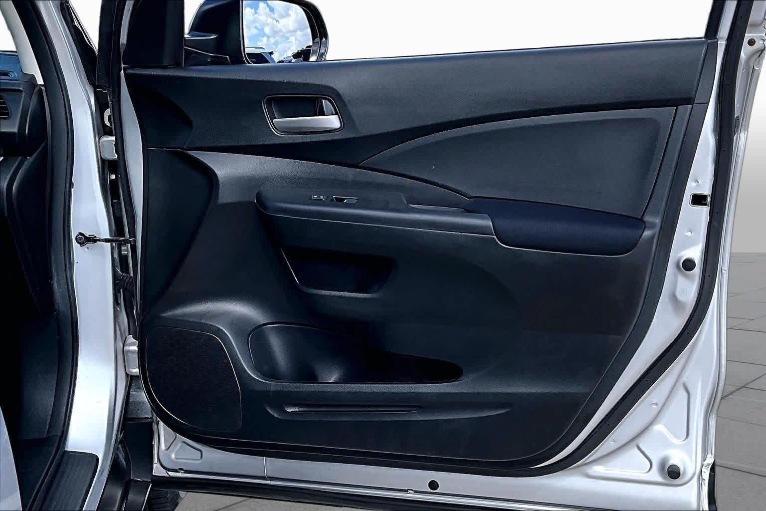 Used 2015 Honda CR-V LX image 23