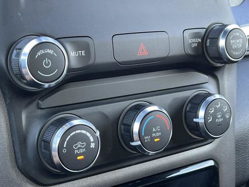 Used 2021 RAM 1500 Big Horn AWD/4WD image 33
