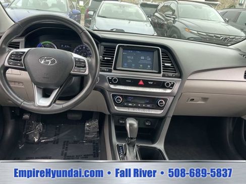 Used 2018 Hyundai Sonata SE FWD image 13