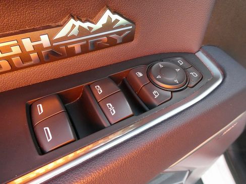 Used 2022 Chevrolet Silverado 1500 High Country w/ Technology Package image 23