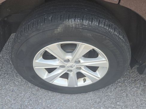 Used 2011 Toyota Highlander 4WD w/ Tech Pkg image 10