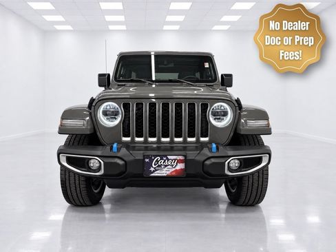 Used 2023 Jeep Wrangler Unlimited Sahara w/ Cold Weather Group AWD/4WD image 3