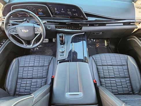 Used 2024 Cadillac Escalade V w/ LPO, ONYX Package image 17
