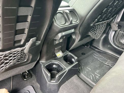 Used 2020 Jeep Gladiator Rubicon AWD/4WD image 18