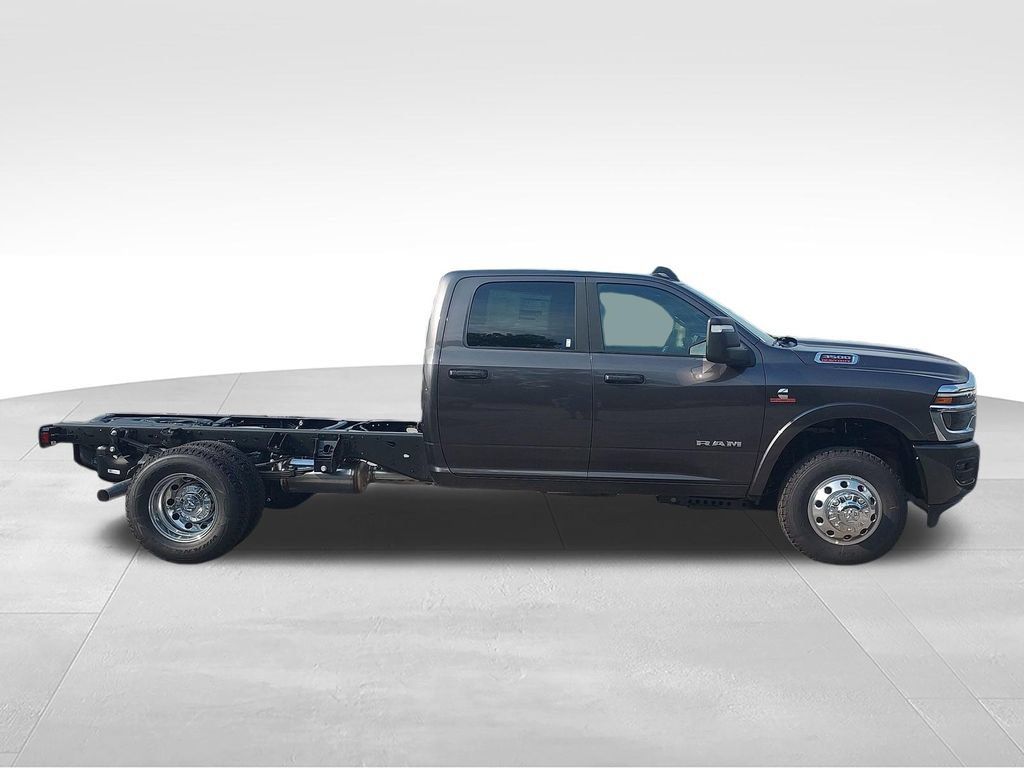 New 2027 RAM 3500 Big Horn w/ Laramie Trim Package AWD/4WD image 6