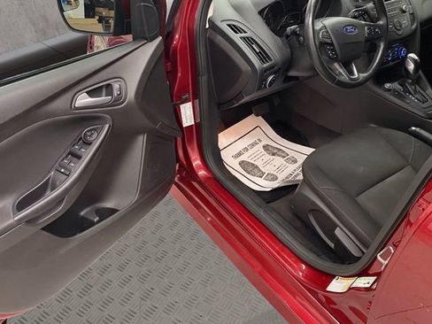 Used 2015 Ford Focus SE w/ SE Sport Package FWD image 17