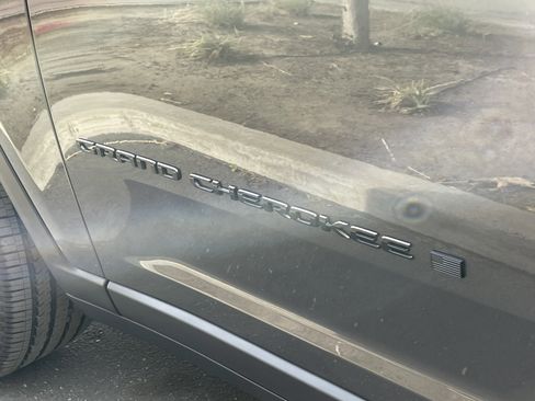 New 2025 Jeep Grand Cherokee Altitude image 15