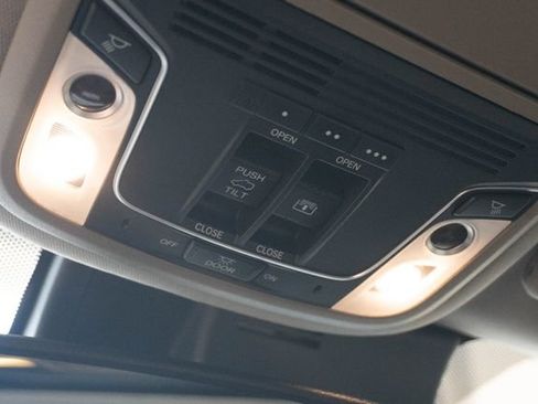 Used 2018 Honda Pilot Elite image 35