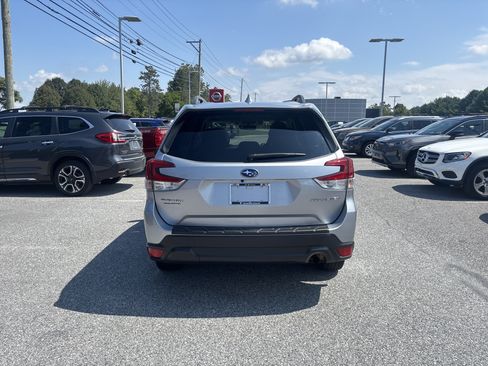 Used 2020 Subaru Forester Premium AWD/4WD image 21
