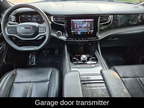 Used 2022 Jeep Wagoneer Series III w/ Premium Group I AWD/4WD image 28