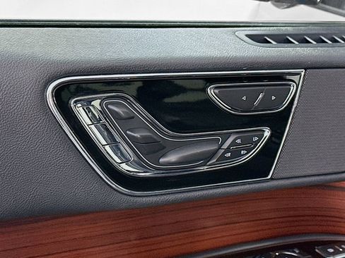 Used 2023 Lincoln Navigator Reserve AWD/4WD image 23