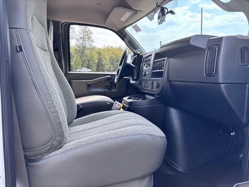New 2025 Chevrolet Express 3500 Work Van w/ Driver Convenience Package image 37