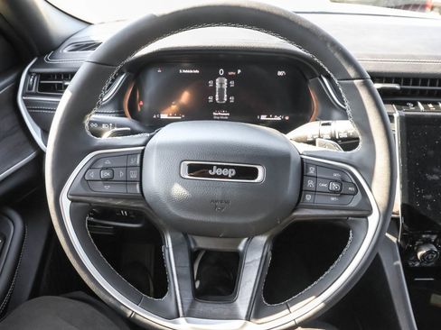 New 2025 Jeep Grand Cherokee Limited w/ Luxury Tech Group II image 29