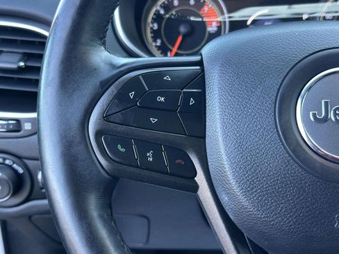 Used 2019 Jeep Cherokee Trailhawk w/ Cold Weather Group AWD/4WD image 27
