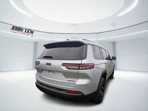 New 2025 Jeep Grand Cherokee L Limited w/ Black Appearance Package image 3