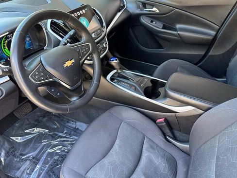 Used 2017 Chevrolet Volt LT FWD image 11