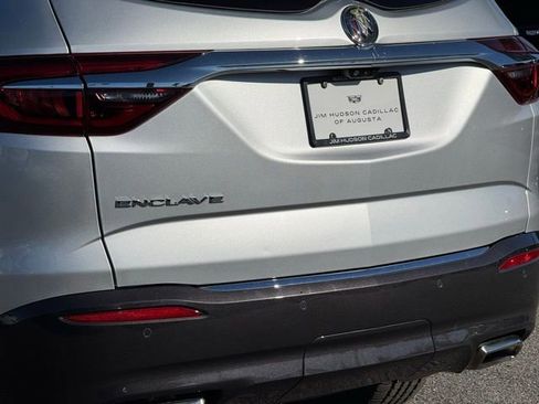 Used 2021 Buick Enclave Essence w/ Sound and Sites Package image 9