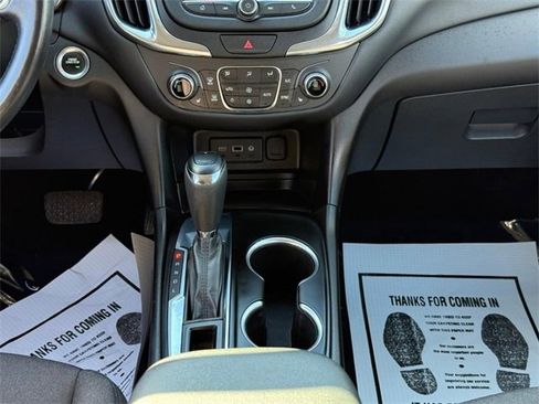 Used 2021 Chevrolet Equinox LT w/ Driver Convenience Package image 16