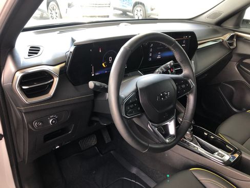 Used 2025 Chevrolet TrailBlazer ACTIV w/ Convenience Package FWD image 19