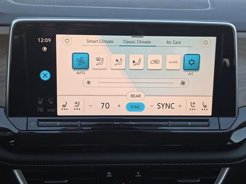 New 2026 Volkswagen Atlas SE image 15