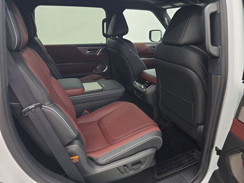 New 2026 INFINITI QX80 Autograph image 12