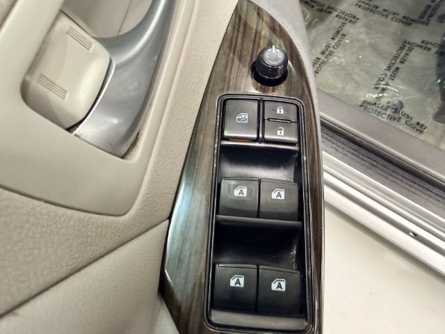 Used 2017 Toyota Sienna XLE w/ XLE Navigation Package FWD image 13