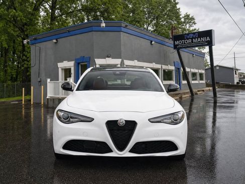 Used 2020 Alfa Romeo Giulia RWD image 3