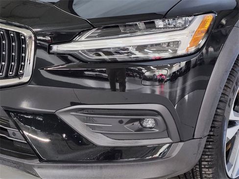 New 2026 Volvo V60 B5 Cross Country Plus w/ Protection Package Premier image 12