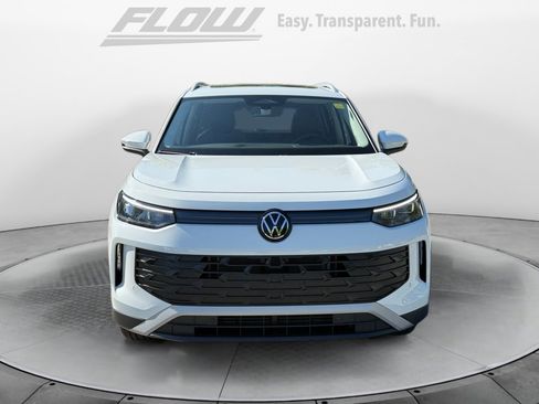 New 2026 Volkswagen Tiguan SE AWD/4WD image 2