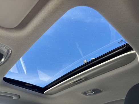 Used 2025 Hyundai Elantra SEL image 24