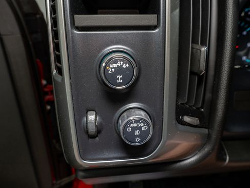 Used 2018 Chevrolet Silverado 1500 LT w/ All Star Edition image 27