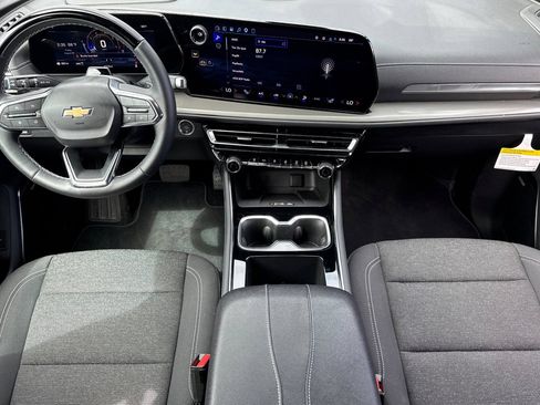 Used 2026 Chevrolet Traverse LT w/ Enhanced Driving Package AWD/4WD image 16