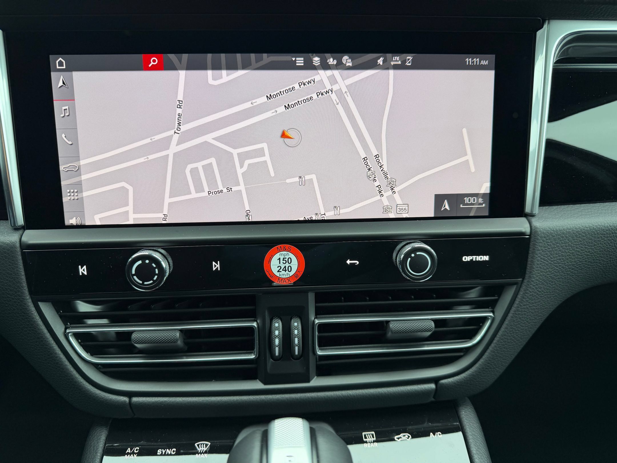 Certified 2026 Porsche Macan AWD/4WD image 27