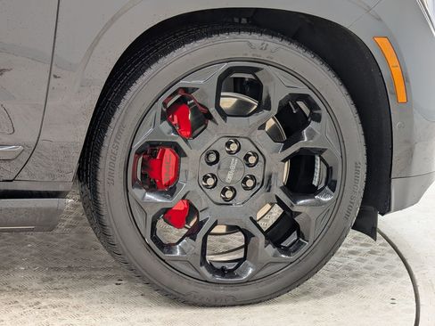 Used 2025 GMC Yukon XL Denali Ultimate image 12