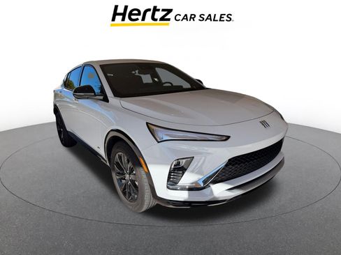 Used 2025 Buick Envista Sport Touring image 1