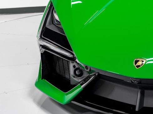 Used 2024 Lamborghini Revuelto image 39