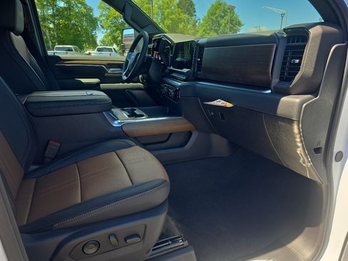 New 2026 Chevrolet Silverado 2500 High Country w/ Z71 Off-Road Package AWD/4WD image 15