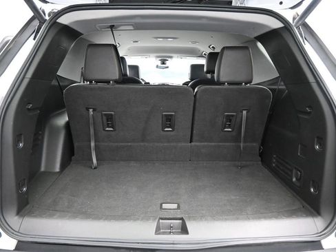 Used 2021 Chevrolet Traverse LT w/ LT Premium Package FWD image 26