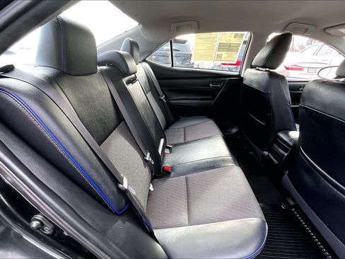 Used 2018 Toyota Corolla SE image 17