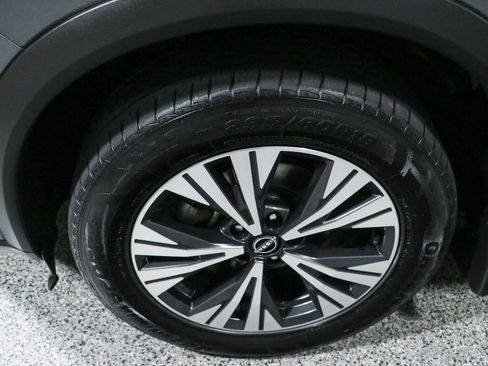 Used 2023 Nissan Rogue SV AWD/4WD image 11