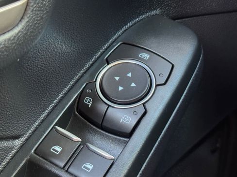 Used 2022 Ford Escape SE image 22