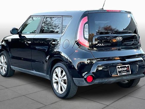 Used 2016 Kia Soul + image 10