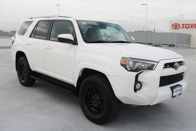 Used 2016 Toyota 4Runner SR5 AWD/4WD image 2