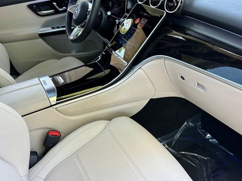 Used 2026 Mercedes-Benz GLC 300 4MATIC image 32