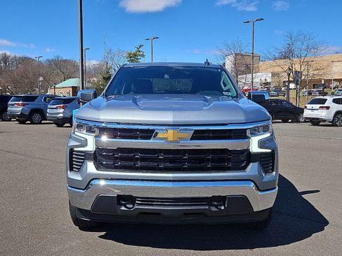 Used 2025 Chevrolet Silverado 1500 LT image 2