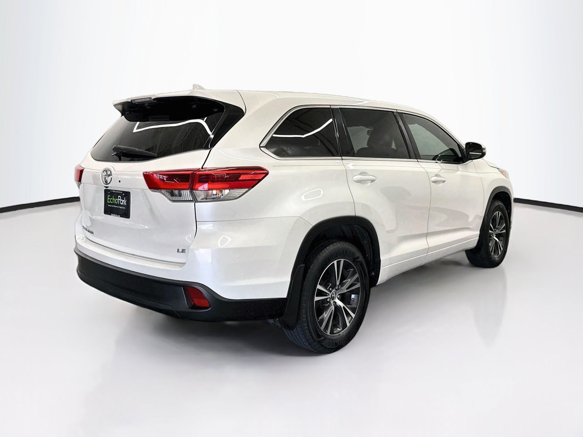 Used 2018 Toyota Highlander Plus FWD image 9