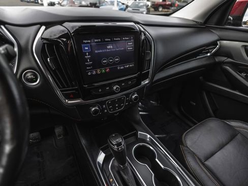 Used 2020 Chevrolet Traverse RS AWD/4WD image 19