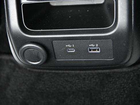 Used 2024 Nissan Ariya AWD image 29