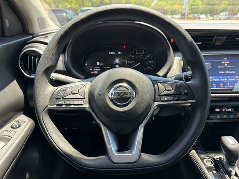 Used 2021 Nissan Kicks SV FWD image 17