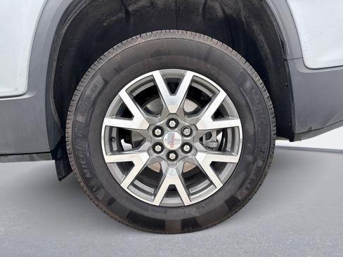 Used 2023 GMC Acadia SLE w/ Driver Convenience Package image 12